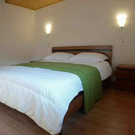 Casa Do Tanque Camélias De Basto * Castelbuono