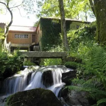 Casa Do Tanque Camélias De Basto Séjour à la campagne