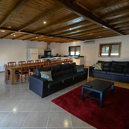 Casa Do Tanque Camelias De Basto