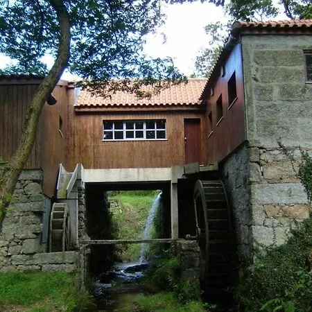 Casa Do Tanque Camélias De Basto Séjour à la campagne *