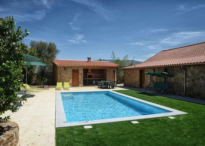 Casa Do Tanque Camelias De Basto Летний дом Селорику-ди-Башту