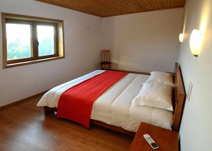 Casa Do Tanque Camelias De Basto * 세로리코데바스토