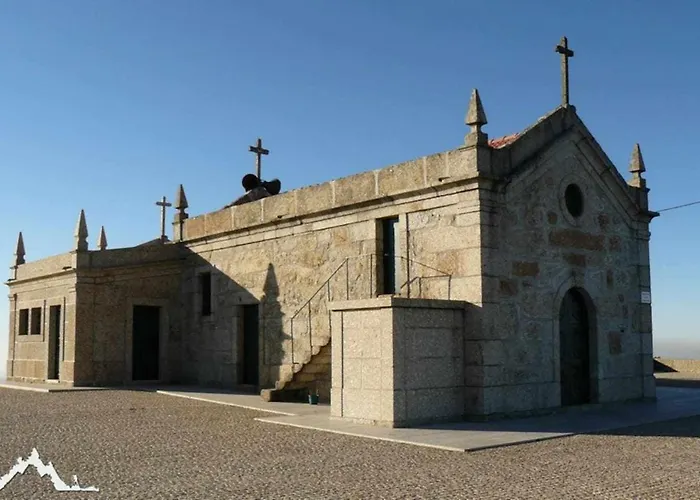 Летний дом Casa Do Tanque Camelias De Basto Селорику-ди-Башту